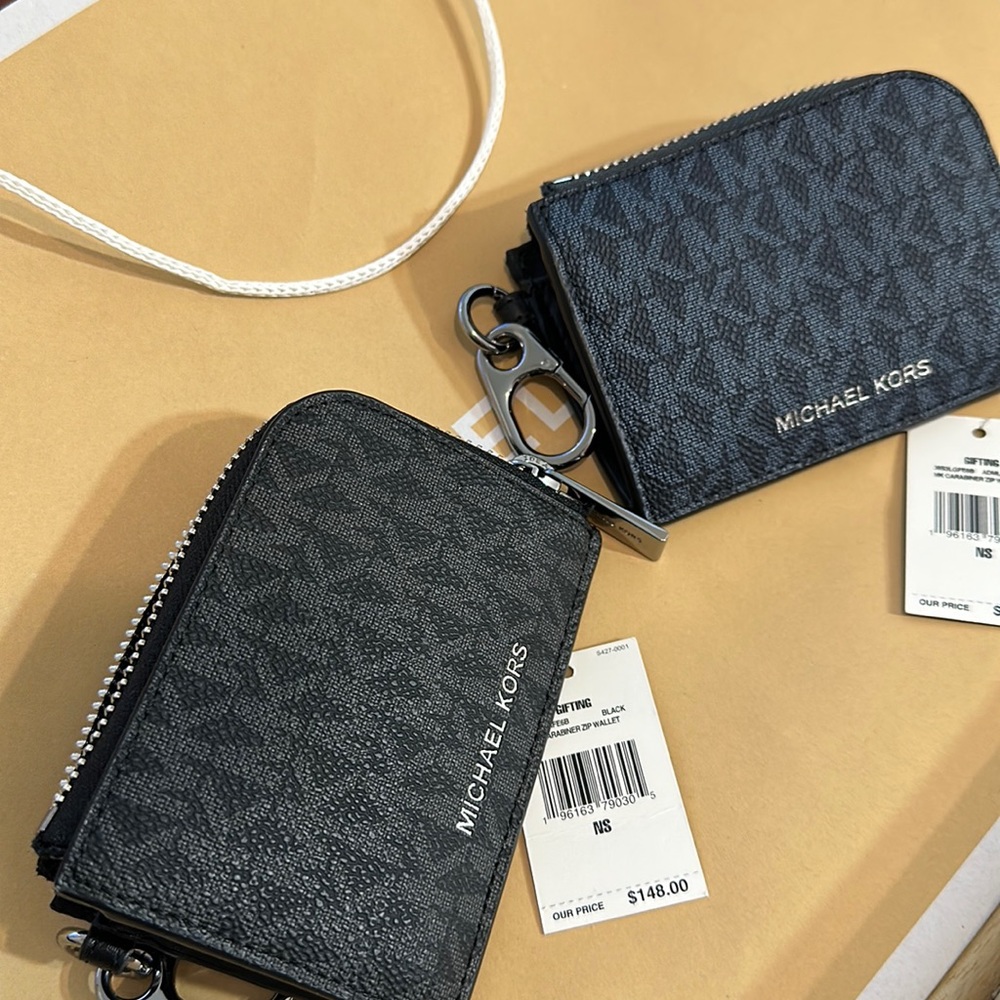 NWT Michael Kors Zip Wallet
